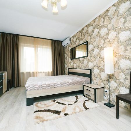 Poznyaky Apartments Patriotika Kiev Buitenkant foto