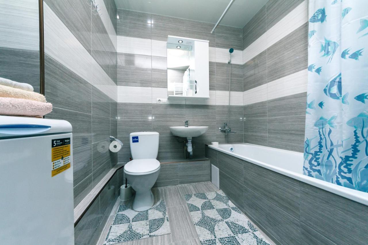 Poznyaky Apartments Patriotika Kiev Buitenkant foto