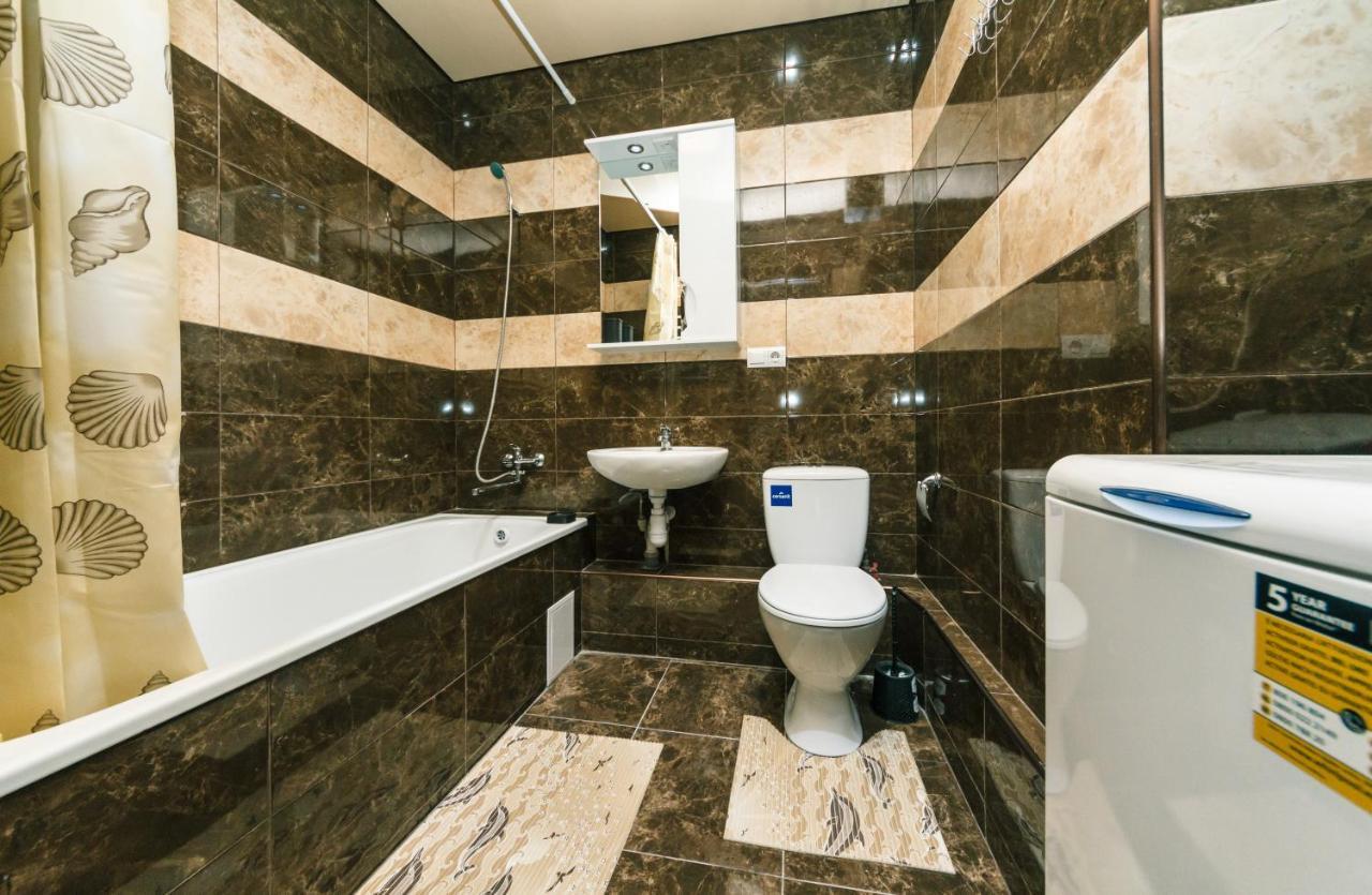 Poznyaky Apartments Patriotika Kiev Buitenkant foto